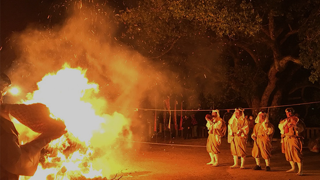 写真:正月元旦初祈祷
